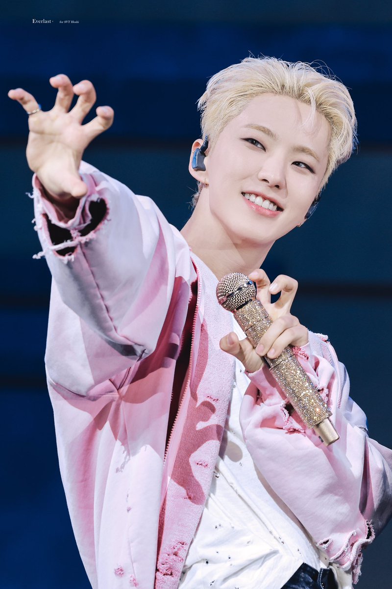 everlastksy_96's tweet photo. 240723 Seventeen in Carat Land 

지금 바로 청춘이다 💖

#세븐틴 #SEVENTEEN #SVT #호시 #HOSHI #ホシ #순영
@pledis_17 https://t.co/VmlIY9cHtD