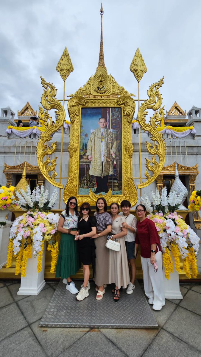 eforest2_world's tweet image. Vietnam delegates touring Bangkok's Golden Temple during the King's birthday celebration. The temple is beautifully decorated, adding a special touch to their visit! 🌟🏯
#eforest #treess #1billiontrees #landrestoration #onebilliontrees #environmentallyfriendly #Vietnam #Bankok