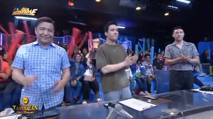 D_marianne23's tweet photo. Our very own Hurado Darren with his fellow Hurados on today's TNT The School Showdown!!
#DARREN @Espanto2001
#ShowtimeToHaveFun
https://t.co/dMHWYeBuyA