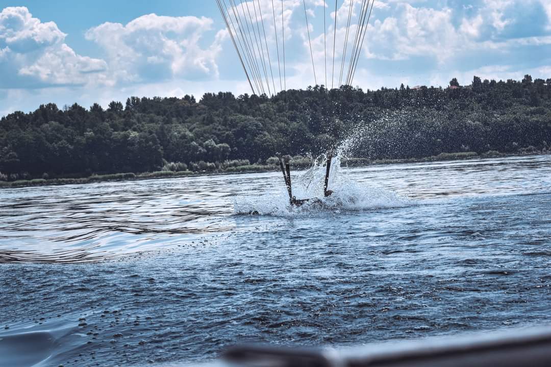 Pracki_Artur's tweet image. Tak #żołnierz radzi sobie z gorącem, #lato nas nie oszczędza, a my nie zwalniamy‼️

@_6BPD_ #6BPD #desant #skokiDOwody #HOT