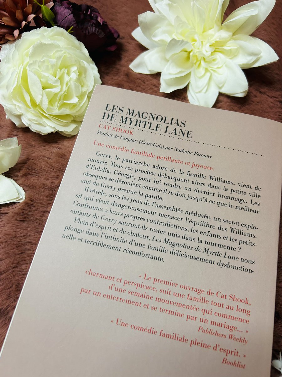 Coucou,

Voici mon retour sur « La Magnolias de Myrtle Lane » de Cat Shook

Ce roman c'est la vie d'une famille où les membres restent unis devant les difficultés tout en sachant se réjouir des bonheurs qui s'offrent à eux. 

Belle journée 

…smesenvieslemondedemarie.blogspot.com/2024/07/les-ma…