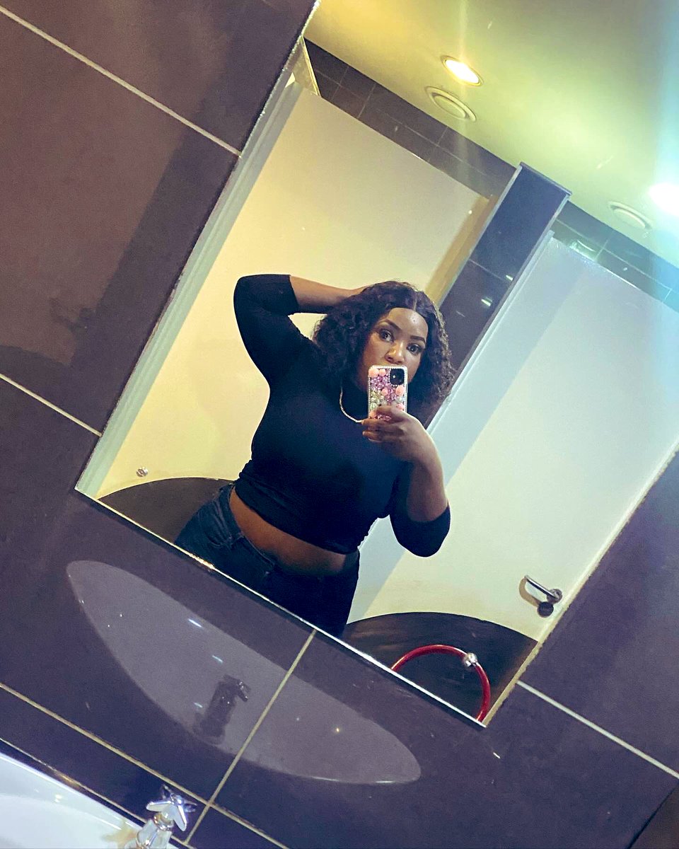 kaycandyyy's tweet photo. Proof of life..
Literally after 2 years😅 https://t.co/at4tfsrHn4