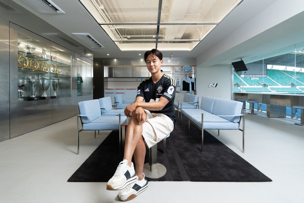 S W Lee 이승우 tweet media