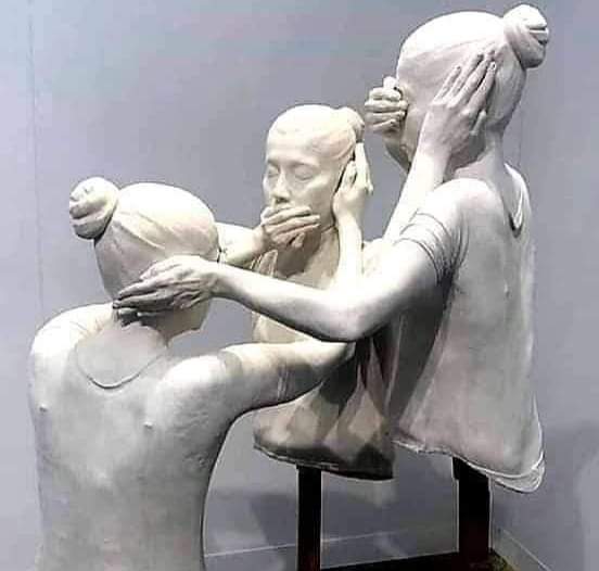 " ধরা যাবে না, ছোঁয়া যাবে না, বলা যাবে না, কথা রক্ত দিয়ে পেলাম  আজব "স্বাধীনতা!"
#StepdownPMSheikhHasina 
#step_down_hasina 
#SaveBangladesh