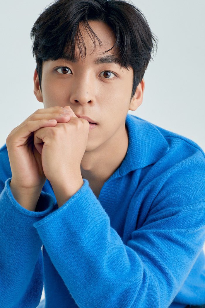 パク ヒスン 直筆サイン色紙 コンフィデンスマンKR イカゲーム Squid