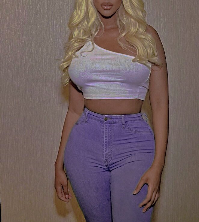 OneThiccMama's tweet photo. If I decided to be a blonde full time… oh it’d be over for you bitches! 💯 💋 https://t.co/rvK1cYlEFb