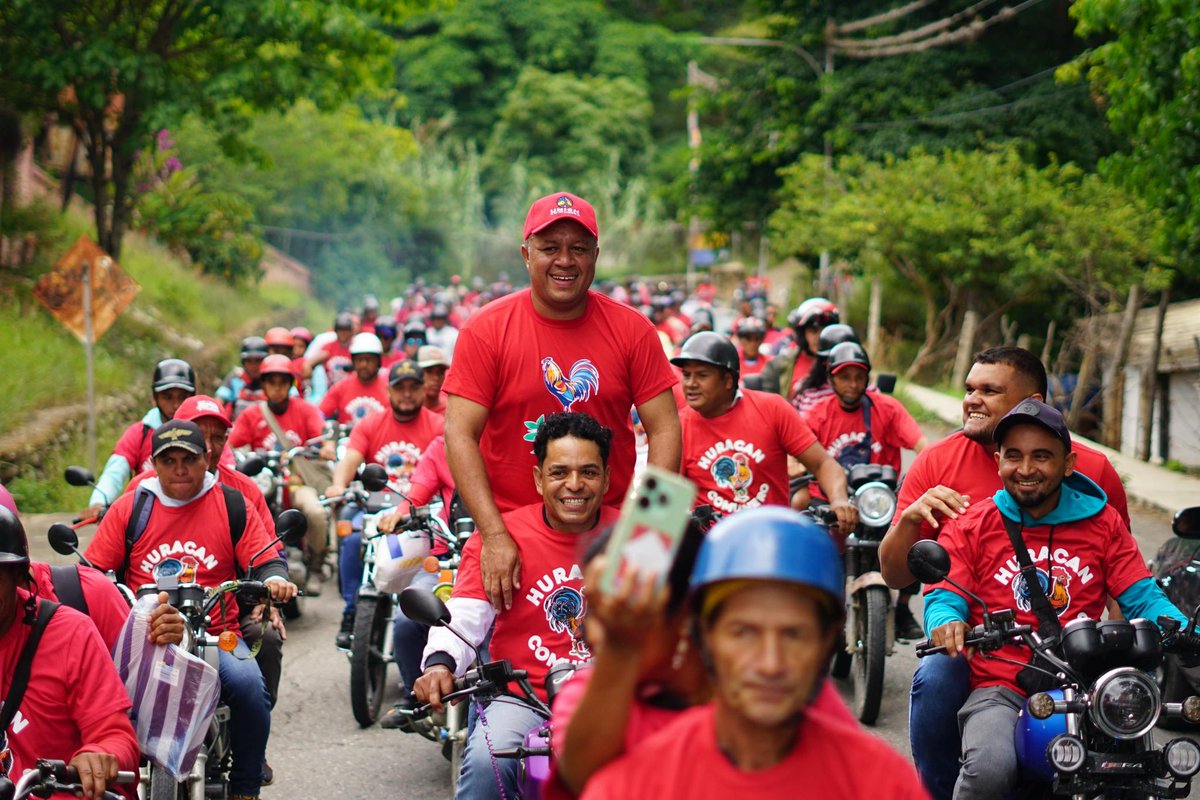 AngelPComuna's tweet photo. Nos fuimos a Sanare uno de los pueblos más bonitos de los andes Venezolanos. Nos recibieron los Comuneros y Comuneras de Sanare con mucho entusiasmo y esperanza, porque les trajimos un mensaje de nuestro presidente @NicolasMaduro
Aquí gana el Gallo Pinto este #28Jul @NicolasMaduro