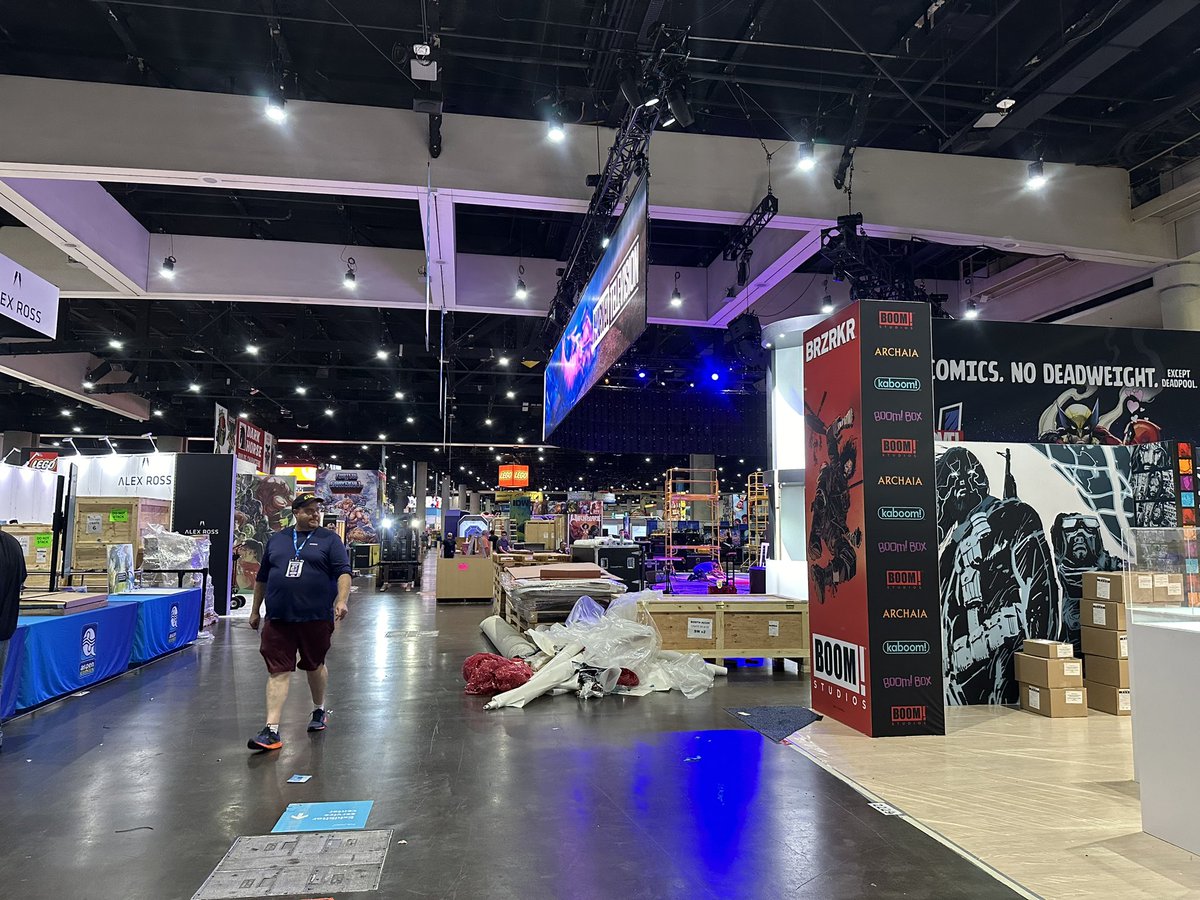 JoeyPaur's tweet photo. Behind the scenes of San Diego Comic-Con! The day before it starts… https://t.co/gpHQBwsmfS