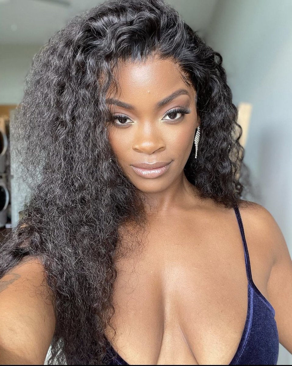 4shtzndgiggles's tweet image. Ngl. Ari Lennox is a beauty 🥴