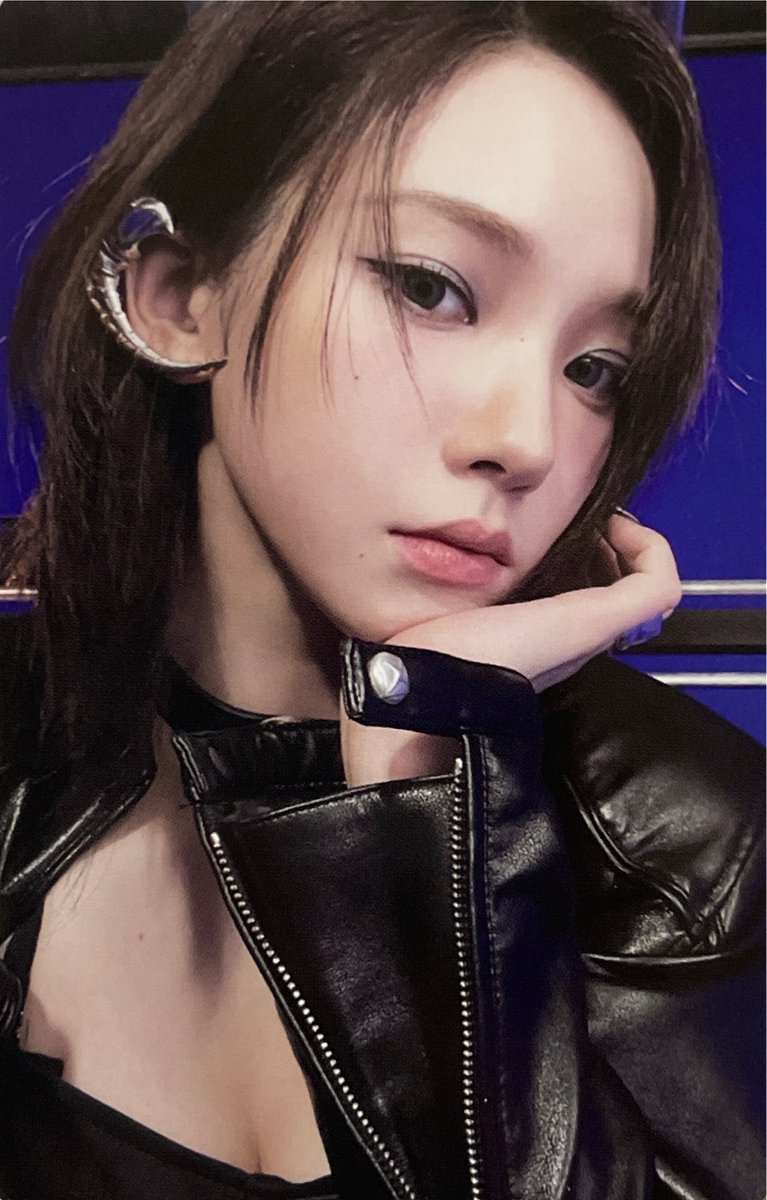 【中国限定】aespa SM yizhiyu トレカ スーツケース　カリナ 中国限定】aespa エスパ SM yzy トレカ スーツケース カリナ 【公式通販】