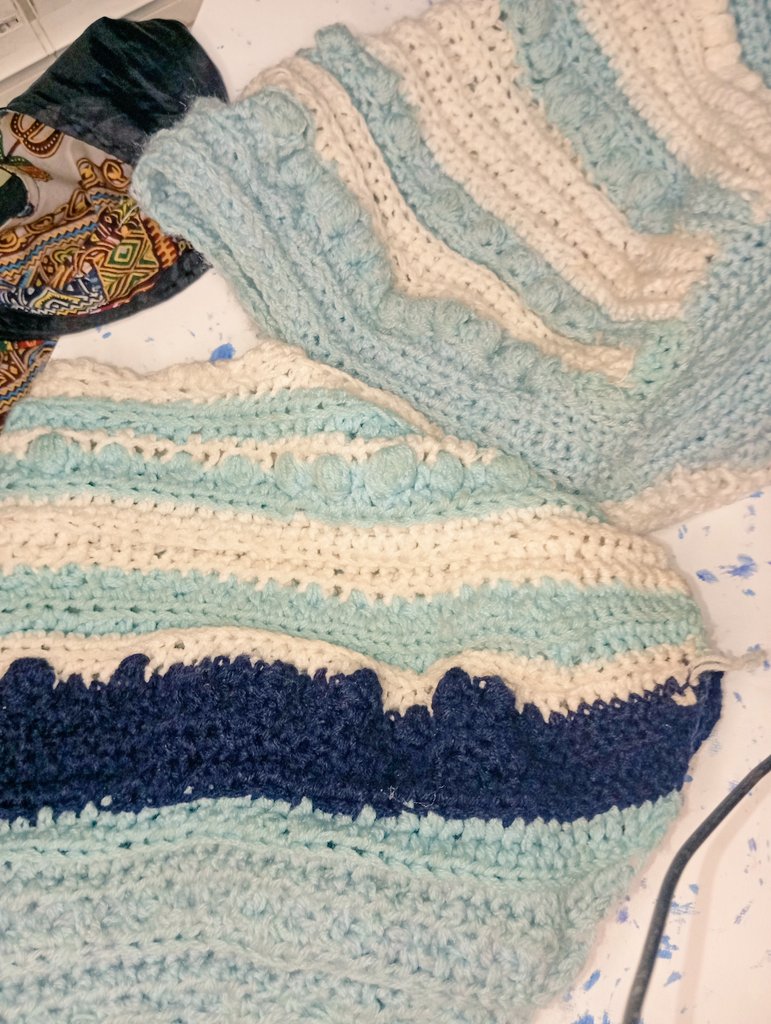 jellsk_'s tweet photo. The making of IRETI TOP💙💎💎 meaning 'hope' in English language.
Price - 12,000 naira

#textiledesign #textileart #crochettop #croche #crocheart #printdesigner #nigeriaillustrator #artwork #viral #explore#explorepage https://t.co/W9yjdR1qm6