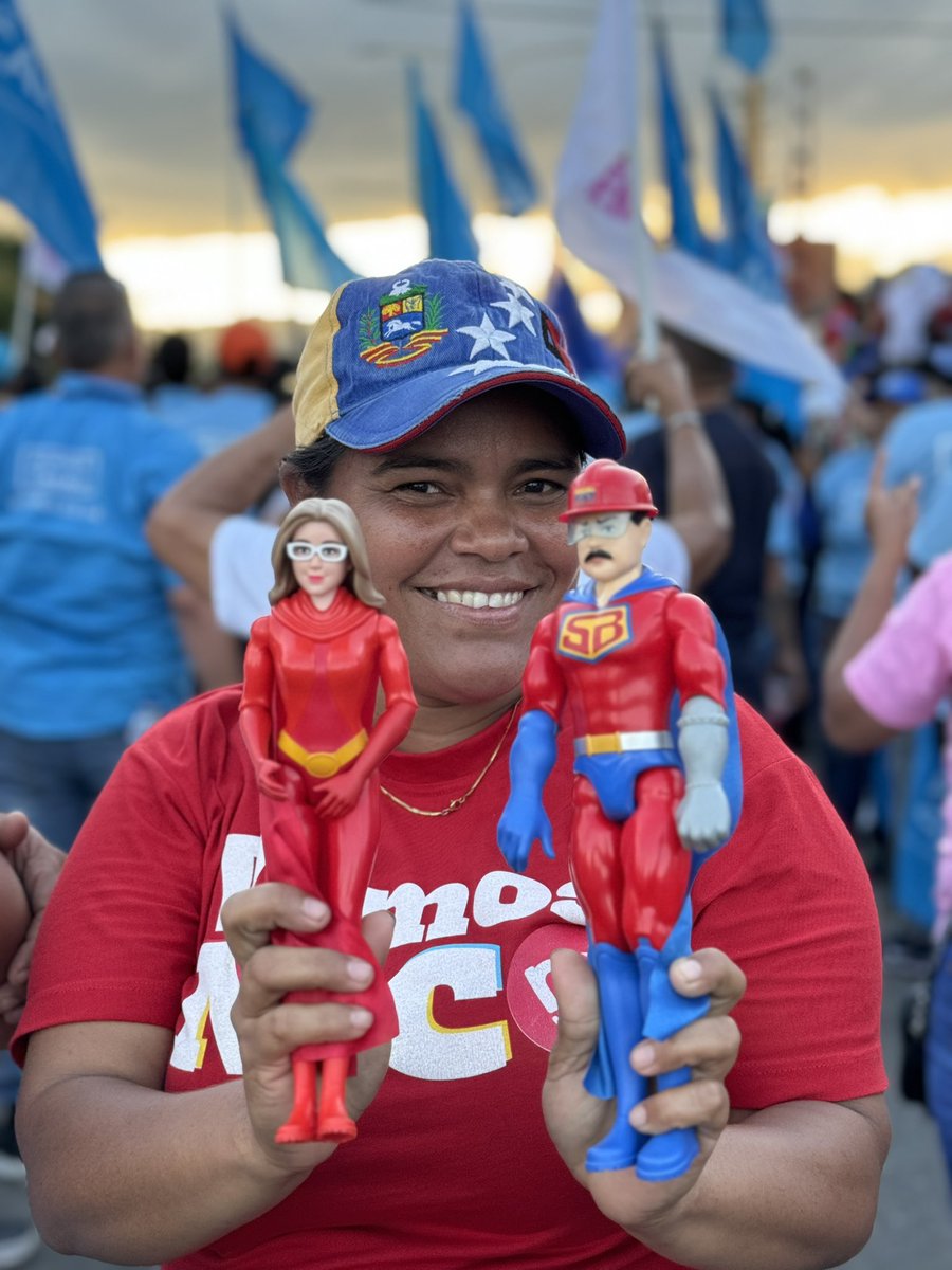 🗳️ El cierre de campaña del presidente Nicolás Maduro en Carabobo fue simplemente épico! 🌟 Una muestra del apoyo y la fuerza del pueblo venezolano. 

#MaduroEnCarabobo
#VamosNico 

<a href="/NicolasMaduro/">Nicolás Maduro</a> 
<a href="/TellecheaRuiz/">Rafael Tellechea</a> 
<a href="/elguerrero9523/">José Miguel Guerrero</a>