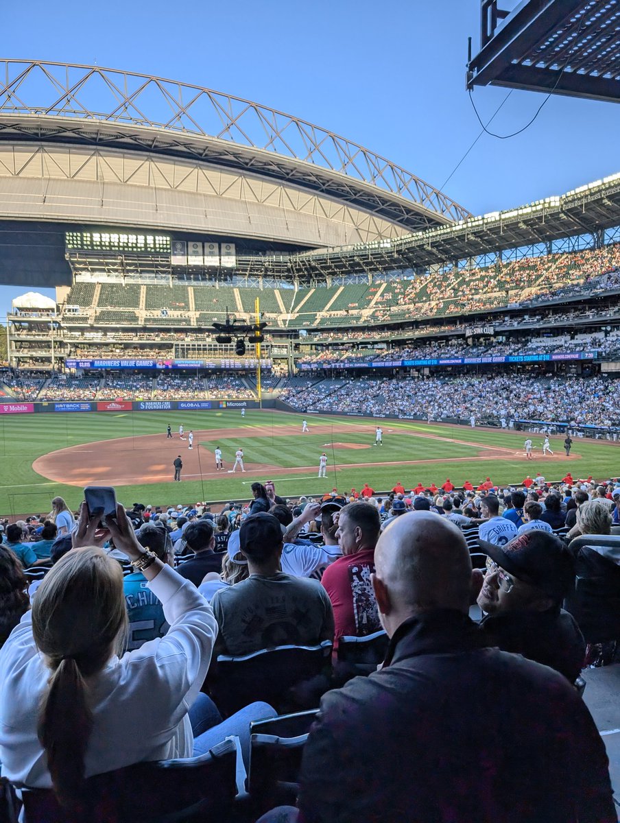 DonBurgundy24's tweet photo. Error-iners π’ #tridentsup #mariners #letsgomariners https://t.co/Ll36497HsJ