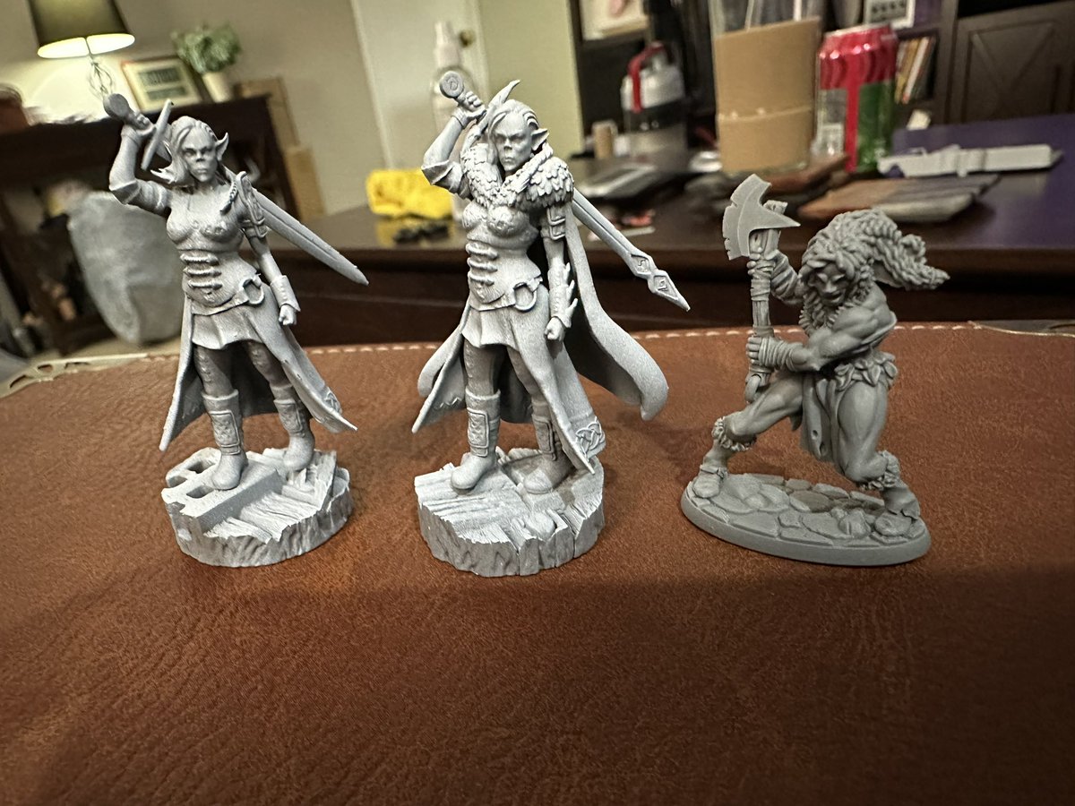 FloofStoof's tweet photo. Minis minis minis minis 🎨🖌️ https://t.co/iUe0Ra4V6a