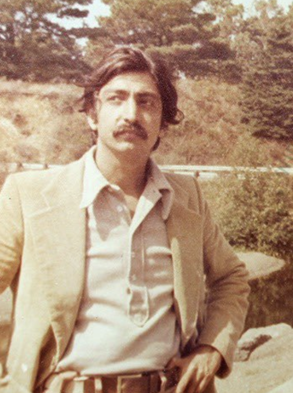 joybhattacharj's tweet photo. His father chose to stay in India even though Jinnah offered him a cabinet post in Pakistan. 
He had to leave Stanford and come back to run the family business when his father tragically passed away at the age of 51, not because his mother was not capable, but because she was completely occupied running her charity orthopaedic hospital at Haji Ali.
He returned, and with the exit of IBM in 1977, changed the Western India Vegetable Products Limited, known for products like Sunflower Vanaspati and 787 soap, into first a hardware manufacturer and then a software behemoth.
He is the first Indian billionaire to sign the Giving Pledge started by Gates and Buffet, where he has committed to giving a majority of his wealth to philanthropic causes.
Happy birthday Azim Premji. Sir, you are an inspiration and a national treasure.
Picture: Courtest Rishad Premji's feed