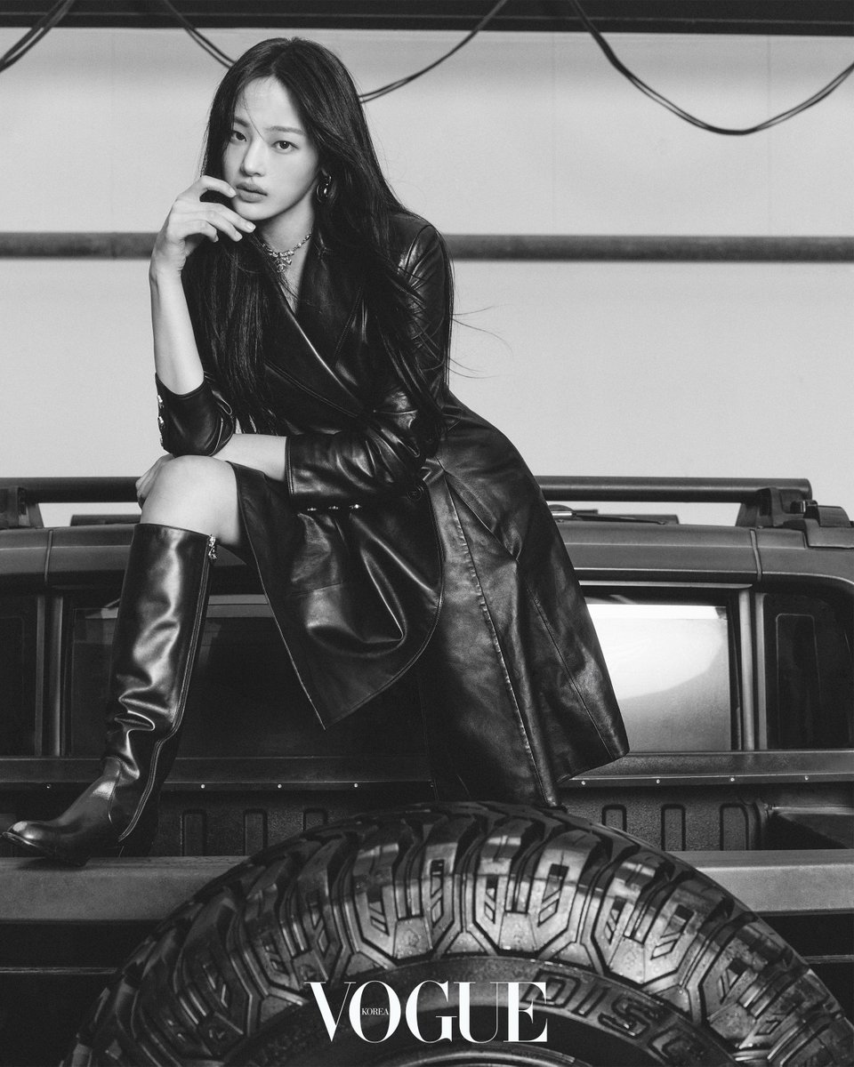 NewJeans_ADOR's tweet photo. 🖤

#광고 @CHANEL #CHANEL
#샤넬패션 #CHANELFallWinter
#NewJeans #뉴진스 #MINJI #민지 https://t.co/IHSrAYtQE8