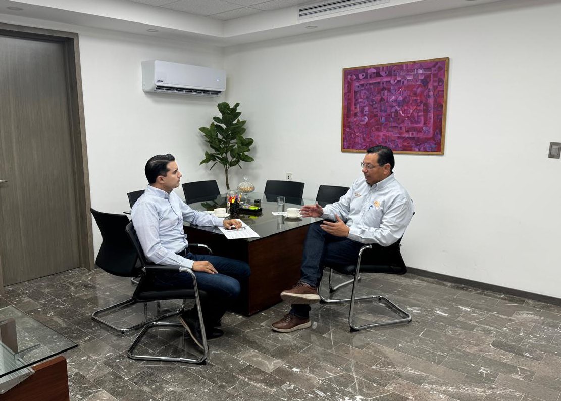 Gran reunión con el Secretario General de la sección 54 del SNTE, <a href="/ceballoscorral/">Javier Ceballos</a>, donde abordamos temas importantes y planificamos iniciativas clave para asegurar un regreso a clases exitoso para todas y todos los niños de educación básica.  

Estamos comprometidos a trabajar de