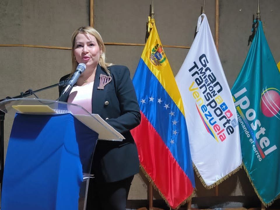 brigadaoriente's tweet photo. 2/2 El acto fue celebrado en el auditorio del edificio Metro de Caracas, allí 20 niños y 15 niñas, se les otorgó sus diplomas y medallas como constancia de haber culminado con éxito su primera etapa educativa.

📝https://t.co/77A3S8mTYI

#AfirmativoYPaLante https://t.co/NQwhFE9eUH