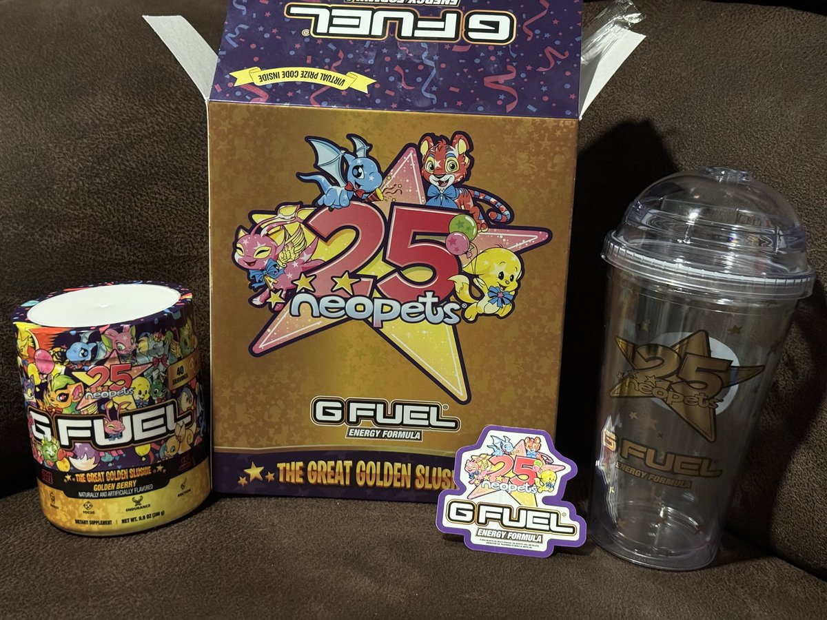 RotRyujin's tweet photo. Yo early birthday gift from @dshoute_d ty brother! Now I can have the @GFuelEnergy while I’m streaming @Neopets https://t.co/cvaJqCeIgr