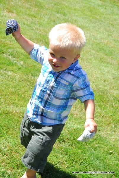 MeaningfulMamaJ's tweet image. 10 Bean Bag Games to Play with Kids
▸ lttr.ai/AVGQe

#activitiesforkids #beanbags