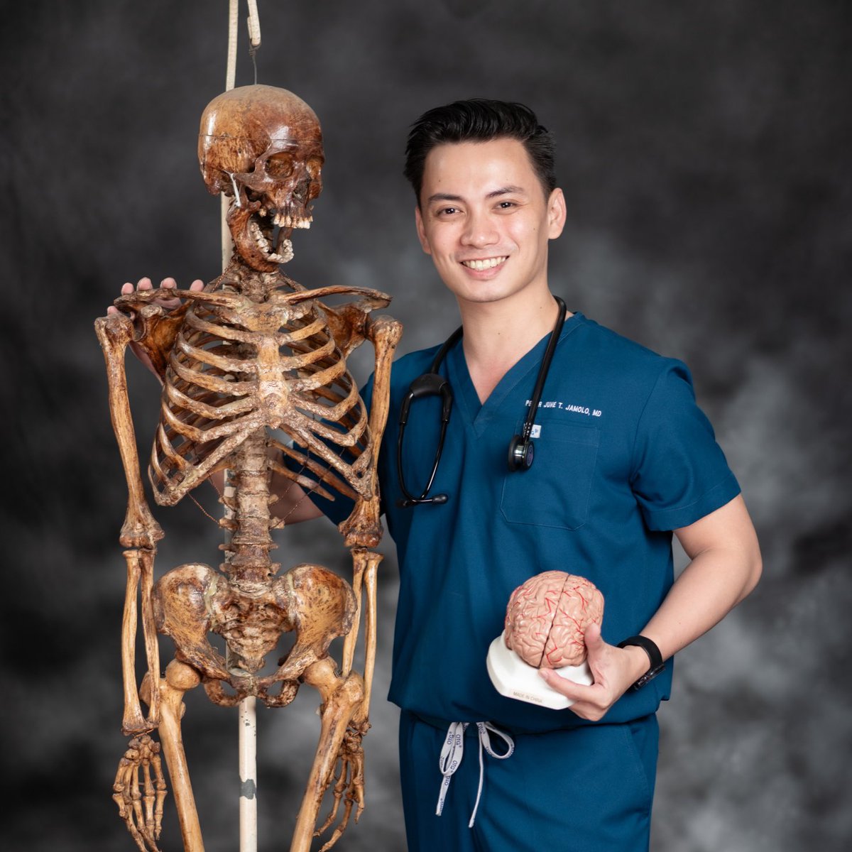 thepeterjmlo's tweet photo. 𝐏𝐞𝐭𝐞𝐫 𝐉𝐮𝐧𝐞 𝐓. 𝐉𝐚𝐦𝐨𝐥𝐨, 𝐏𝐓𝐑𝐏, 𝐌𝐃⚕️
Doctor of Medicine
Batch Aliis Vivere - Class of 2024 
Central Philippine University https://t.co/8RCecFNrUr