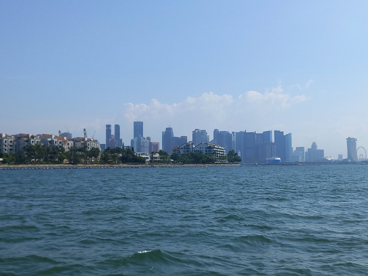 Never gets tired with this view. No matter how many time I passed the Singapore skyline on the boat. 

Its so relaxing to go out in the sea after months of work. 

#Field_work #Singapore #Ocean_pollution