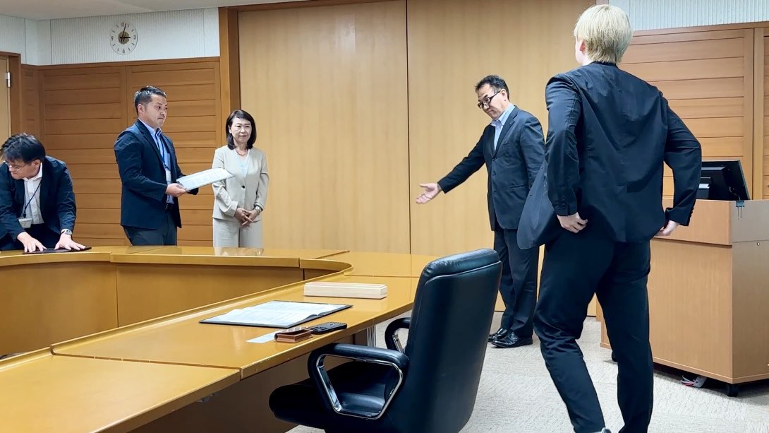 kaito_nexwave's tweet photo. Beautiful Now株式会社は熊本市と立地協定を結びました。たくさんの方々のご協力のおかげで無事に調印式をおこなうことができました。熊本のさらなる発展に貢献できるように全力で頑張っていきます。 https://t.co/V874tgHd86