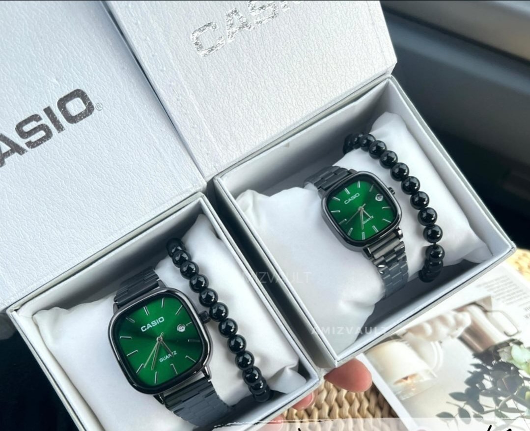 Couple yang lain dari yang lain je pakai colour Black Emerald ni, nampak classic!! 

Boleh hadiahkan untuk partner korang yang suka warna hijau 💚✨ Below RM200 je couple set ni!