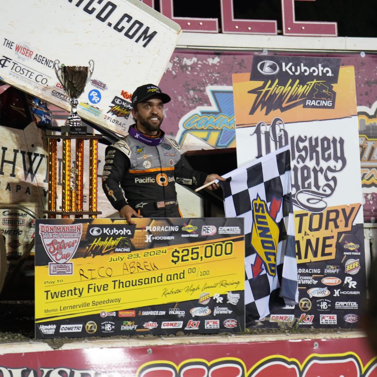 Rico_Abreu's tweet photo. Where is the love tunnel at Lernerville?!?!

We got the @HighLimitRacing win tonight!
Thanks to everyone for coming out!

A great way to bounce back for my 24 crew https://t.co/eYBjWRFZ0s