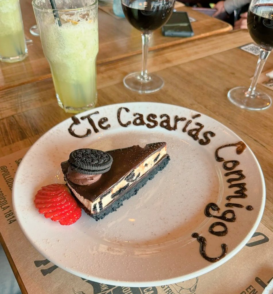 CayoCrisma's tweet photo. Solo decirte gracias ❤️ gracias por quererme y ayudarme a ver crecer a nuestro hijo, gracias por entender mi pasado, gracias por amar y enamorarte de mi presente 👨‍👨‍👦 disfrutemos esta etapa y cuidemos nuestro hogar y a nuestro Matías❤️ don exquisito encontró a don mandon 🥰 https://t.co/a2zeJBaH8C