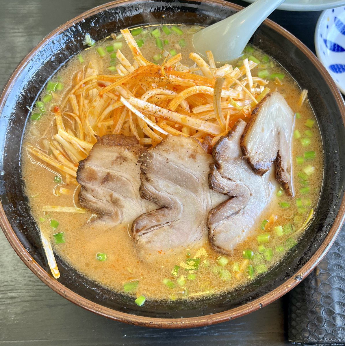 THEらーめん

暑い夏こそラーメン食べて
ばてずに行きまっしょう✨

 #二九八家 
 #くるまや 
 #市場ラーメン 

ねん🍀