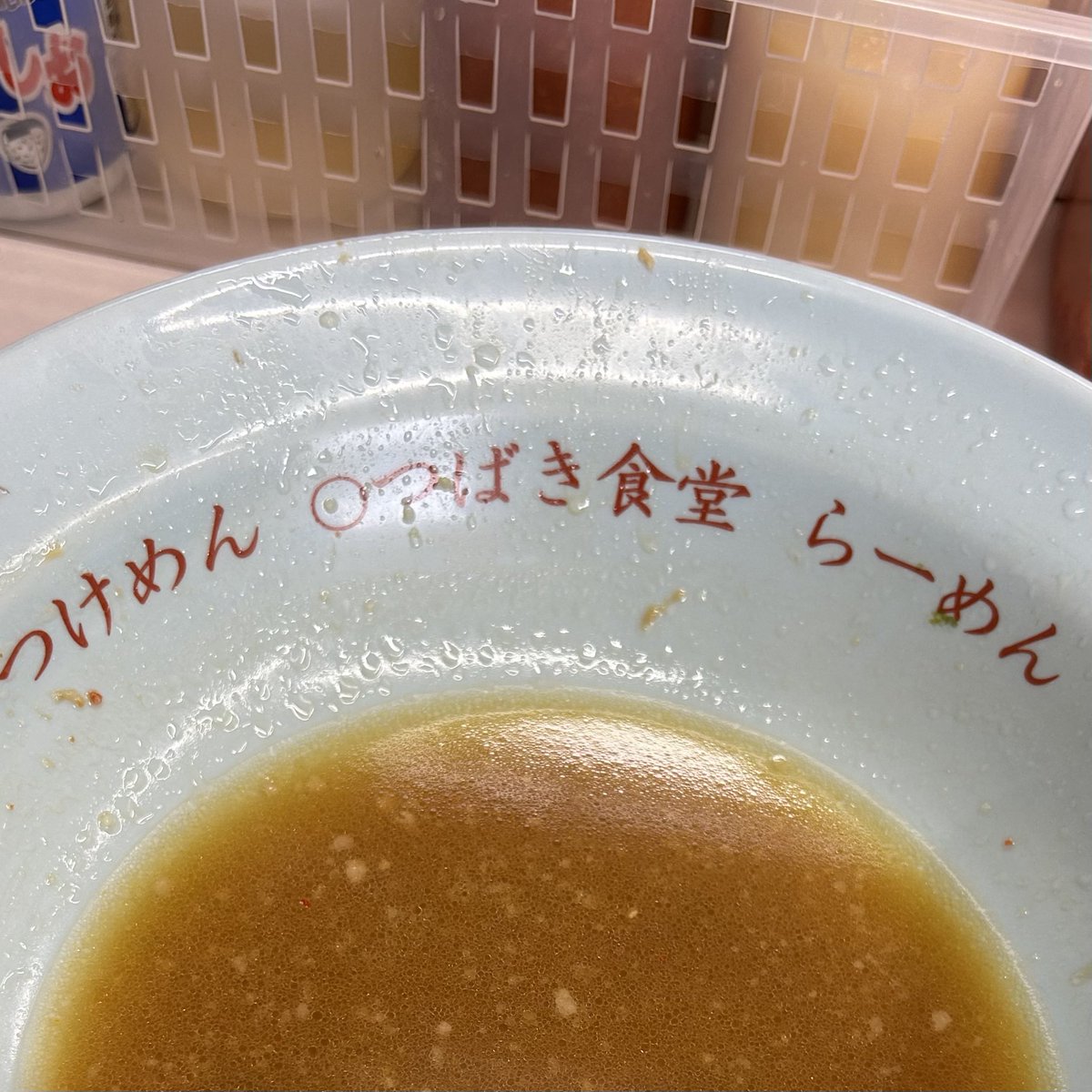 ramencollection's tweet photo. チャーシュー わかめ のり
そして中毒性高めの
クマノテネギが盛られ

シャバ目な豚骨と背脂に
旨みを補うケミカルや
強めのカエシが効いたスープ。

硬めな仕上がりの中細麺は
小麦を感じるポクポク食感で
ネギとやスープとの相性も◎

ねぎチャーシュー並
#つばき食堂 #小金井市ラーメン https://t.co/hYDtAJulAG