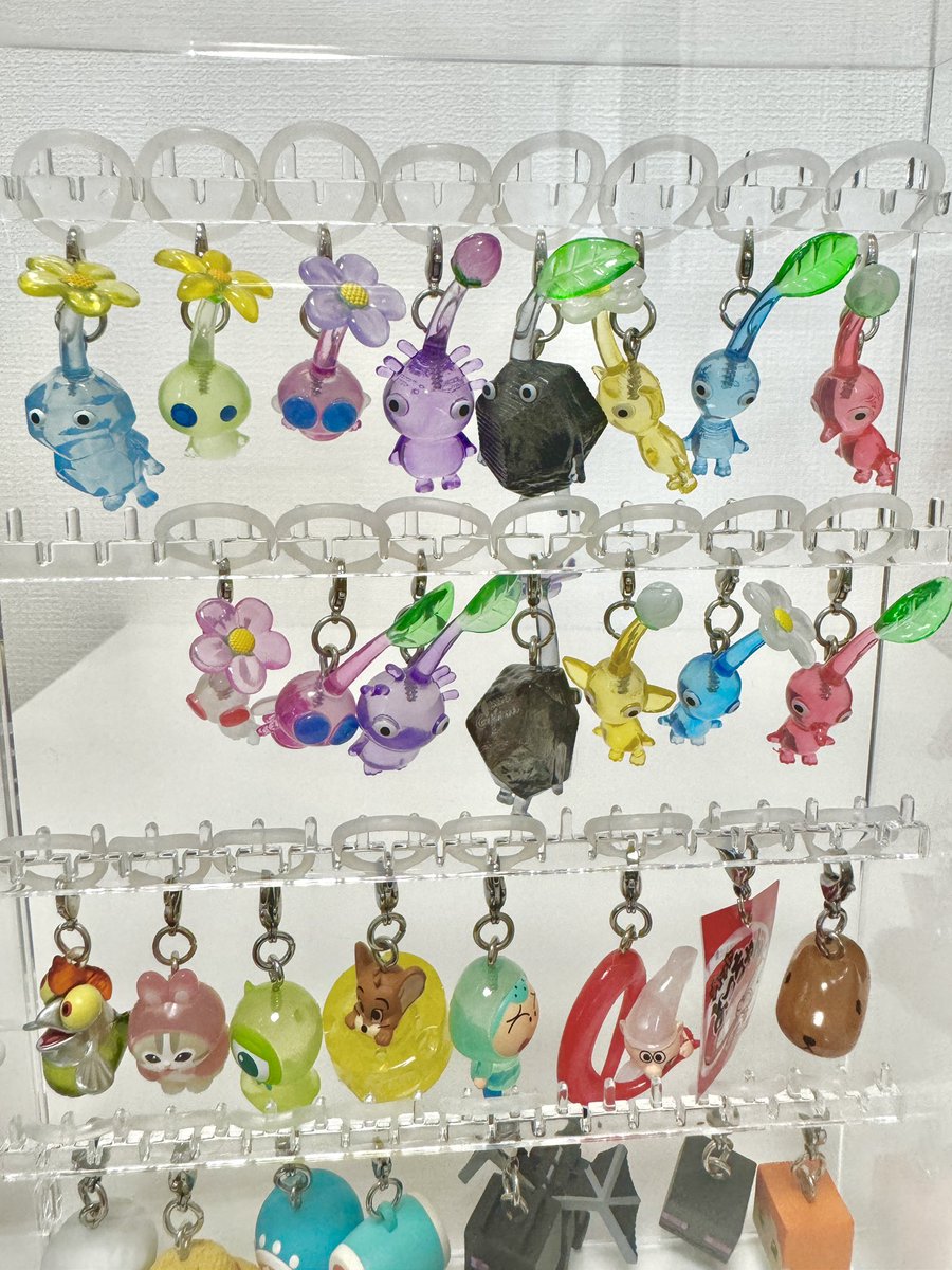 ガチャガチャ、ピクミンの他にもめじるしアクセサリーシリーズは無印