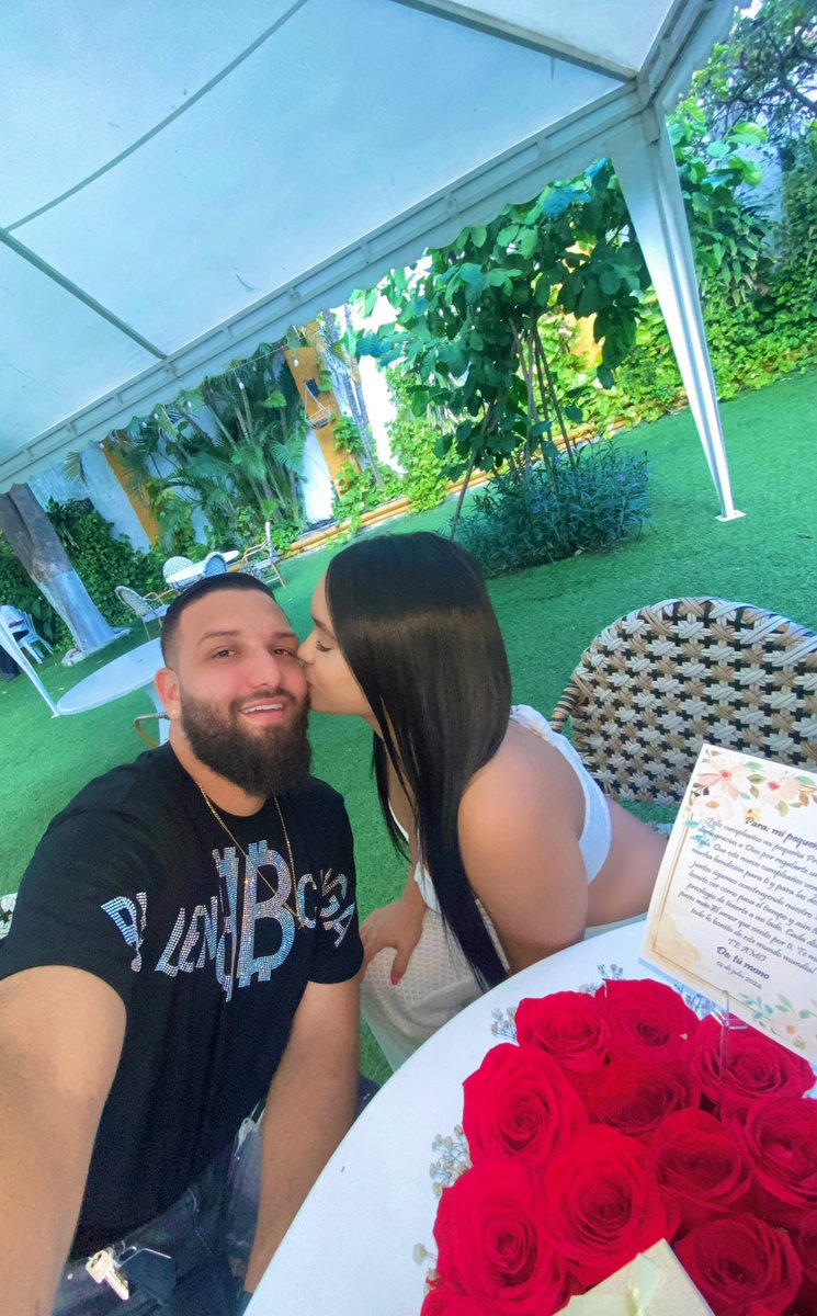 Se lo pedí a Dios y este hombre es mi promesa, mi novio lindo gracias por tanto ♥️