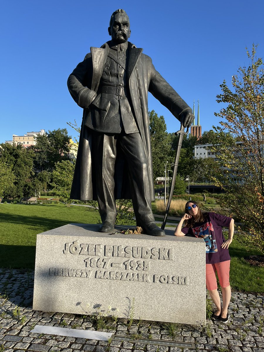 О, твітарскія, а 2 словамі, што б вы сказалі пра Пілсудскага, пажадана з праекцыяй на Беларусь?