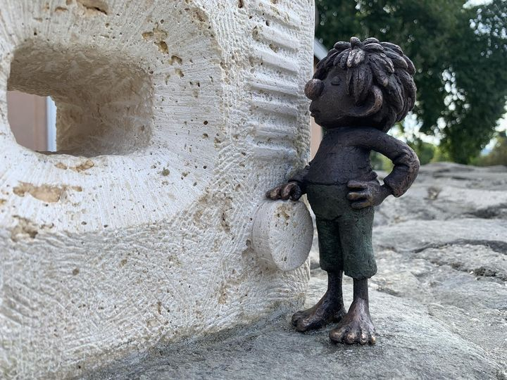 peetdesign's tweet photo. @fabiandoehla 
#Pumuckl statue in Hungary https://t.co/kUy9q4Tuzz
