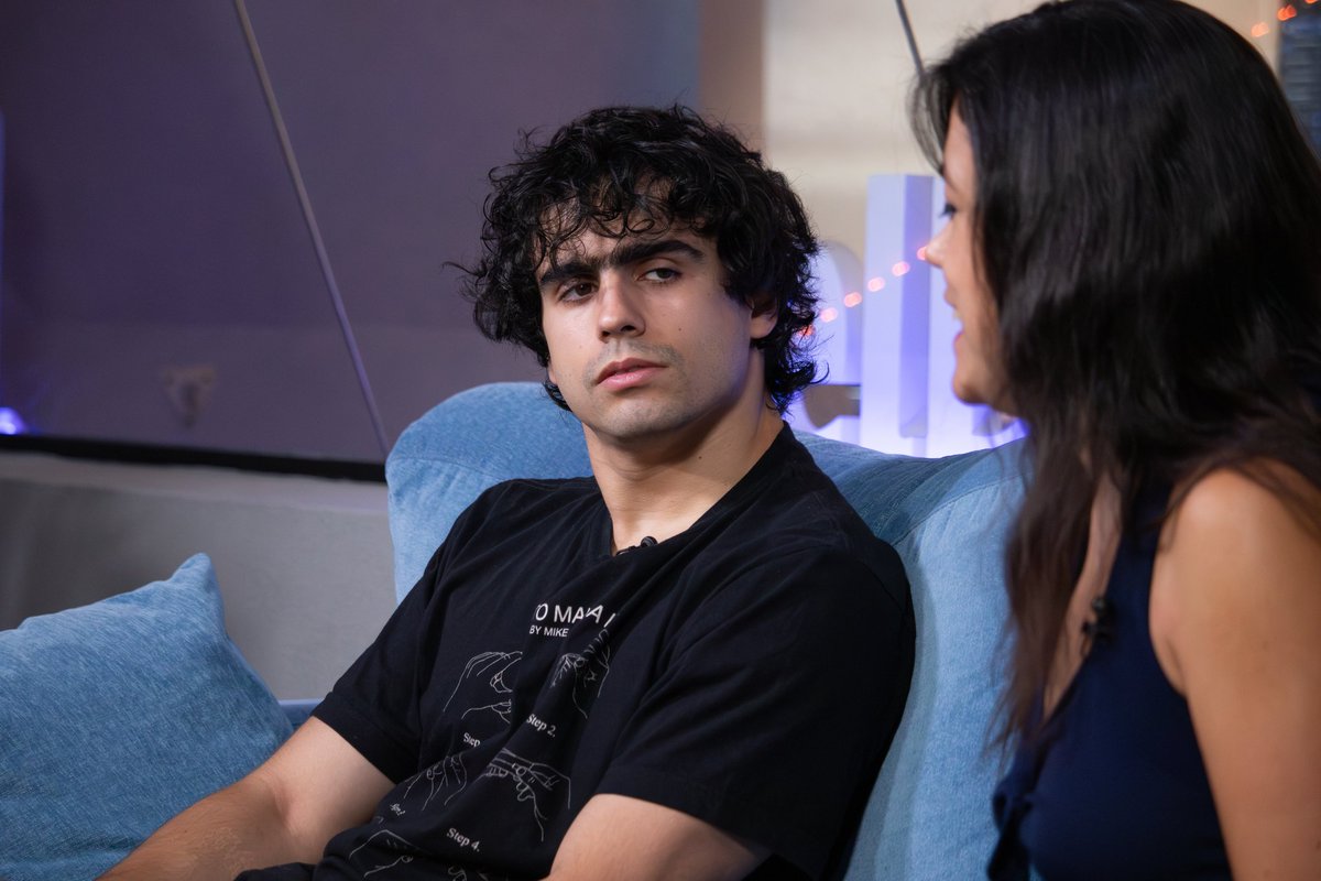 LGHigueras's tweet photo. Podéis ver la entrevista completa a @carolinadurante en @eldiarioCultura: "En los macrofestivales escasea la gente joven, no se ha dado el relevo generacional" 

📹 y 📸: Javier Cáceres y @RdeRadioactive
https://t.co/KpPNI6x5vi https://t.co/1xN9a6L5ZK