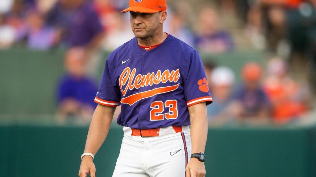 Clemson's hot run in the transfer portal continues landing former Wake Forest pitcher Hudson Lee clemsonwire.usatoday.com/2024/07/23/cle…