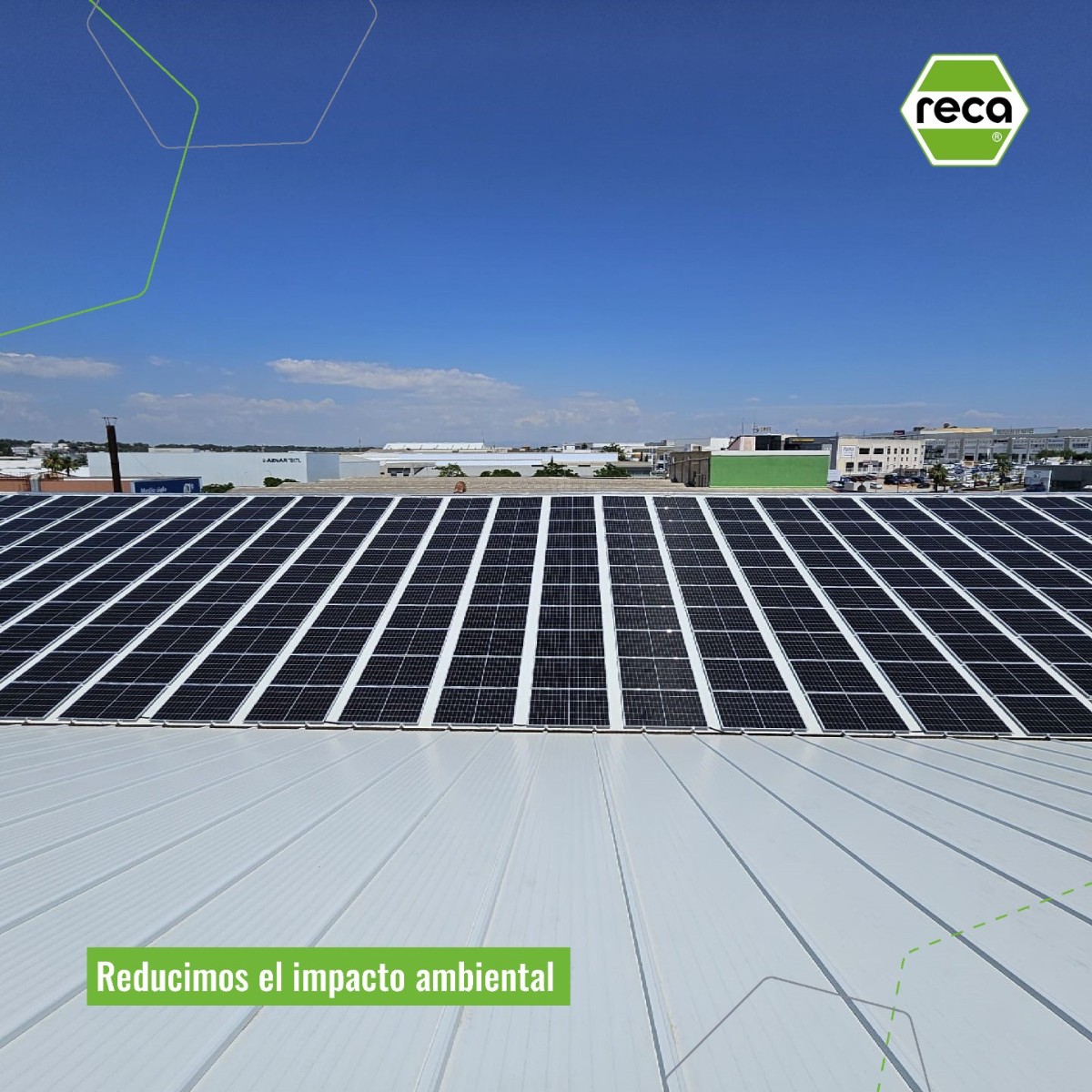 es_reca's tweet photo. 💡 Desde junio, usamos la energía que se genera en las placas situadas en el techo de la nave de nuestra central. 🔋 Con energía verde, ahorramos dinero y reducimos su impacto ambiental. ¡Un ejemplo de sostenibilidad e innovación! #EnergíaVerde #Reciclaje #MedioAmbiente https://t.co/uE7FSSivZJ