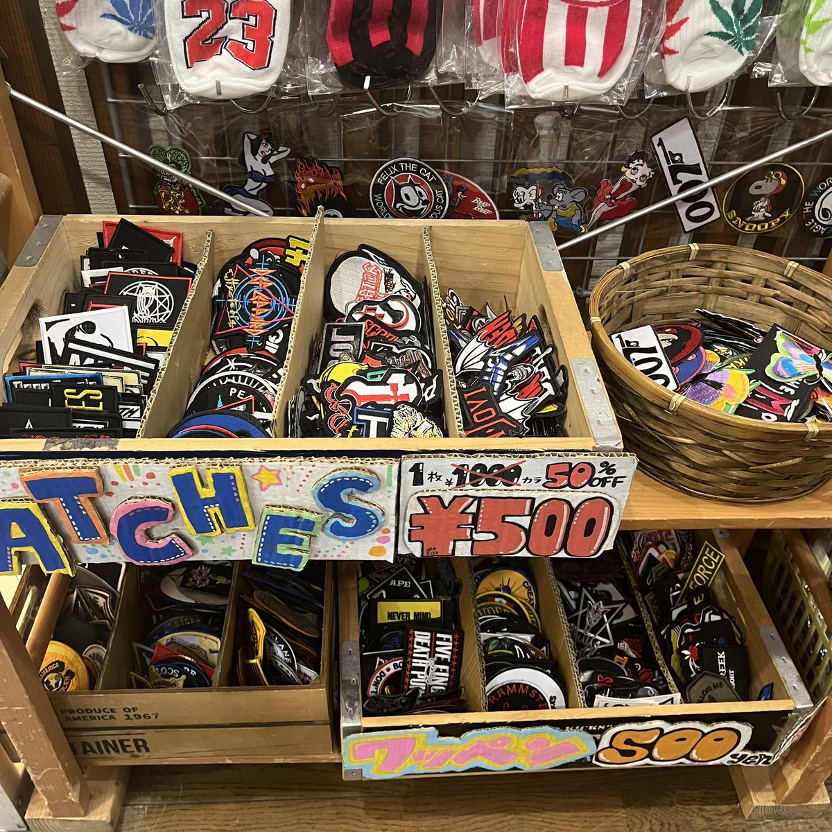 BLUE_KYOTO's tweet photo. 🍉こんにちは☀️

✔︎ワッペン ¥550[税込]

🌋　超　大　量　入　荷　🌋

お問い合わせの非常に多かったヤツ、
やっと入荷しました！！！！

超大量ですが、
今後再入荷するかも不明なので
大量にある今がチャンス💡

選び放題だZO https://t.co/1Z40ipYdKi