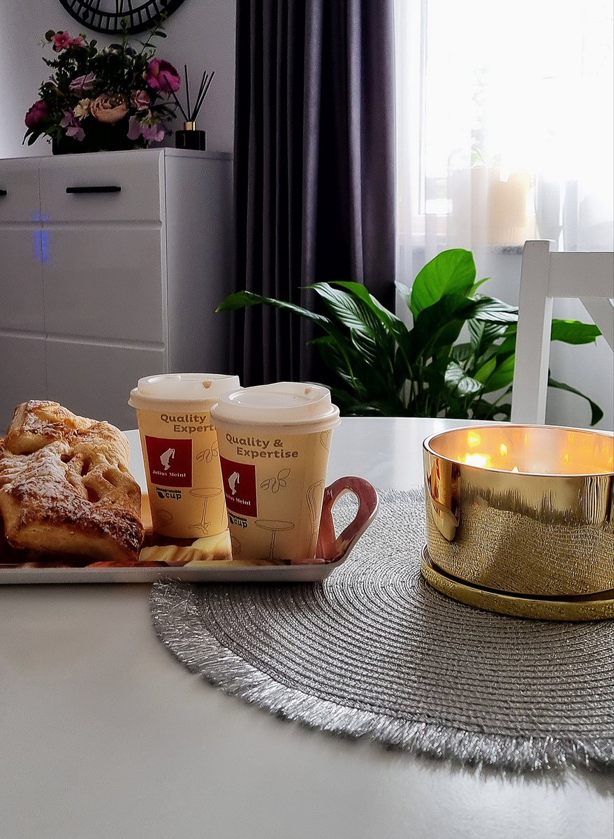 #Wednesday #coffeeathome 🤎🤍💫 🕯