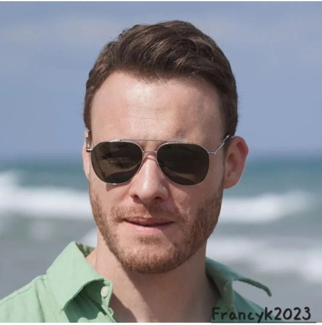francyfrancy4_'s tweet photo. Apri il tuo cuore a questo nuovo giorno ma tieni stretto a te tutto ciò che ti fa sorridere...buongiorno meraviglia @KeremBursin . Buongiorno ragazze ♥️ #KeremBürsin https://t.co/UfHHaMyVak