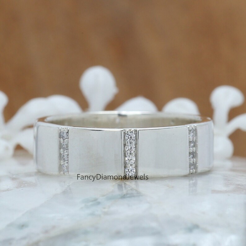 FDJewels's tweet image. White Color Round Diamond Band Unique Men's Band 14K Solid Rose White Yellow Gold Band Engagement Wedding Gift Band 0.22 CT KD933

ETSY : etsy.com/listing/129633…

#WhiteDiamondBand #RoundDiamondBand #MensBand #UniqueMensBand #EngagementBand #WeddingBand #GiftBand #DiamondJewelry