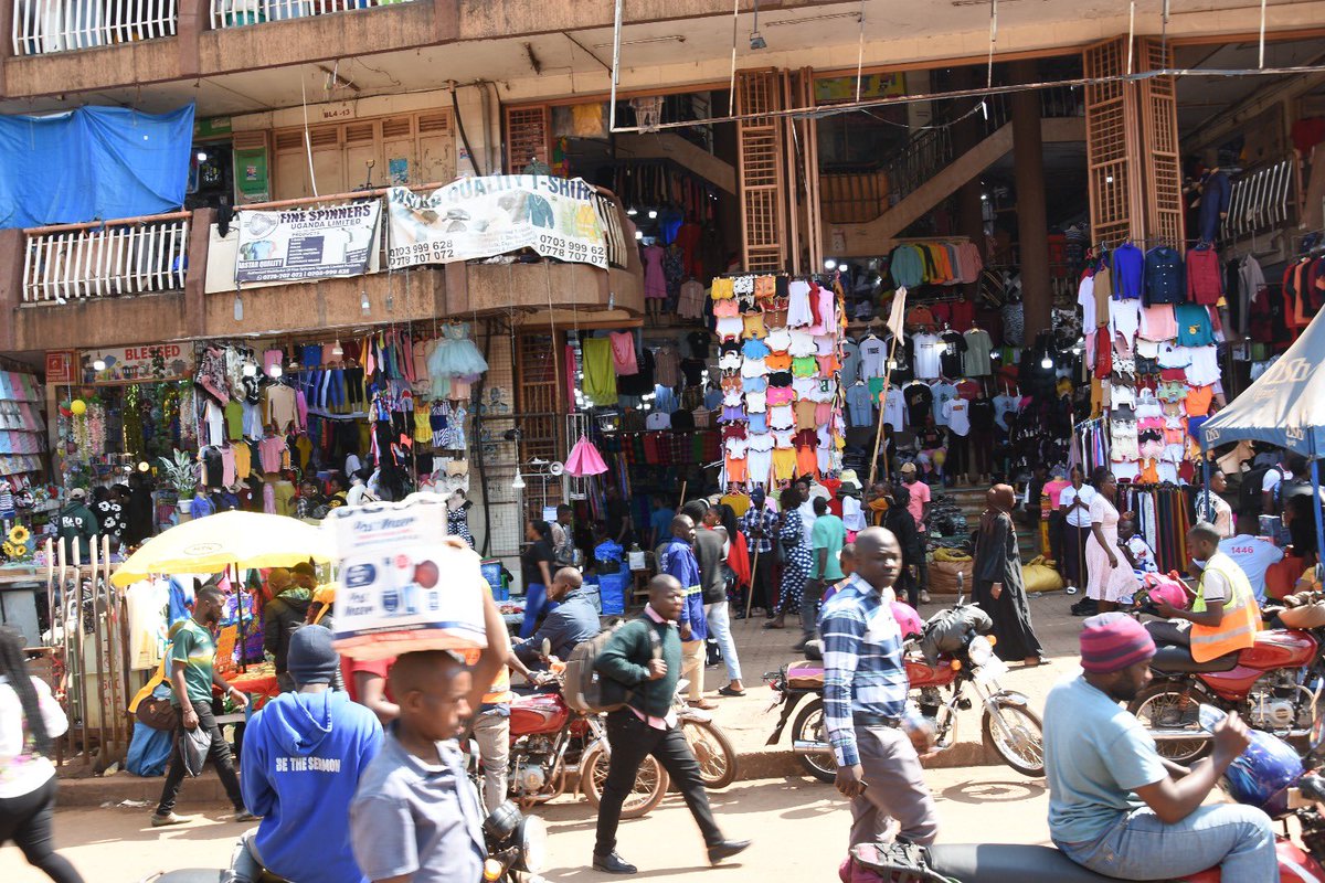 AmpaireSofia's tweet photo. It’s another beautiful day to assure Ugandans that all is well, business is booming as usual,situation is calm.
The looters and opportunists are having their good time in Luzira
And the truth is #UgandaIsNotKenya
#March2Parliament
#SayNoToRiots https://t.co/Eayj9GyUgS