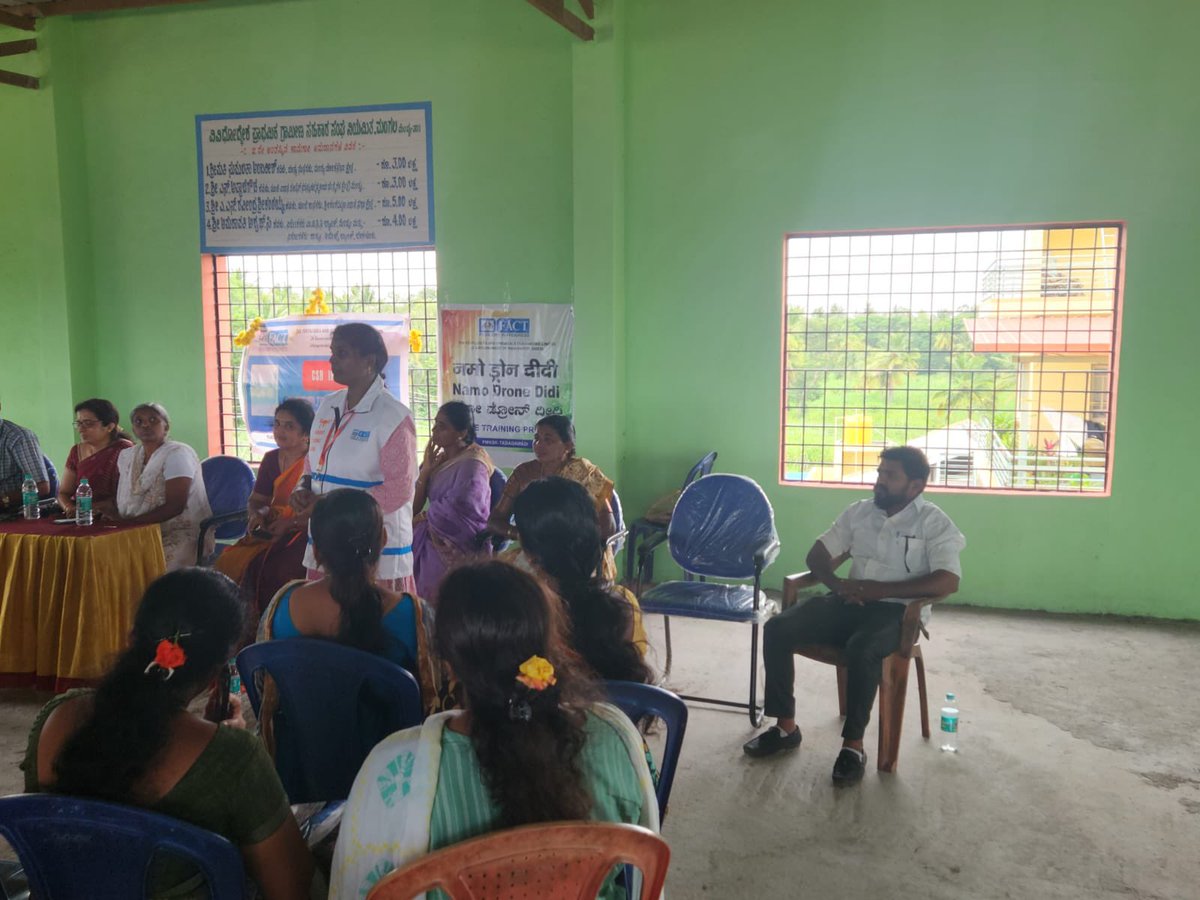 factkarnataka's tweet photo. #FACT Ltd. Hand holding activity done for Namo #Drone DIDI at Mangala village, #Mandya Dt., Karnataka. Mrs.Savitha Drone didi delivered info on Drone usage in #Crop growing.
@fact_kochi 
@fertmin_india https://t.co/6S5oWLvfZj