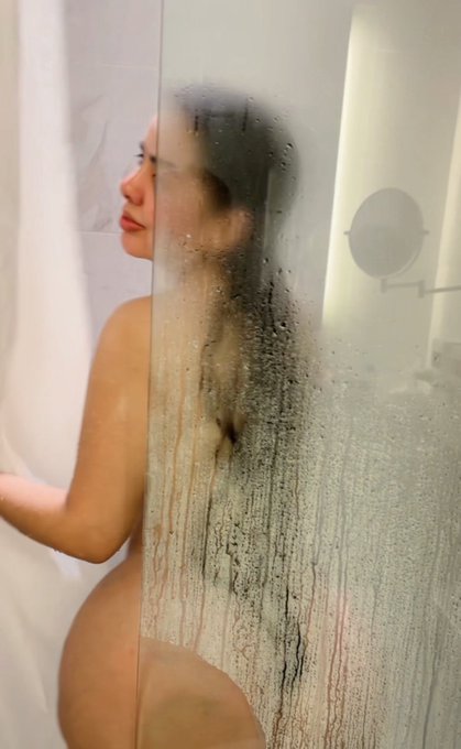 Watch dollmelly's leaked NSFW photo on TwXstars