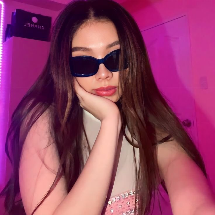 luvstaks's tweet photo. [ RESTARTING DAY 1 ] 

hello, i’m safia and i'm looking for oa interactive moots ^______^
– aubrey biased, tender jhocey enjoyer
– not new to #stantwt #bloomtwt

♡ / ↻ to help spread, tysm >< https://t.co/ITNIVAaSyl