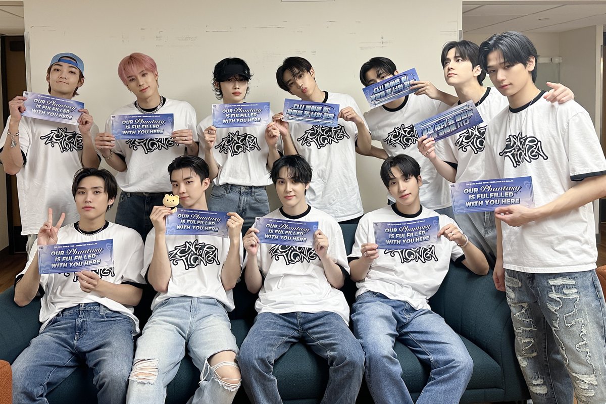 [📸] THE BOYZ WORLD TOUR : ZENERATION Ⅱ in DALLAS 완료🤠 THE B's lovely cheering makes our moment more beautiful📣 Thank you for being with us🧡

#THEBOYZ #더보이즈
#ZENERATION2 #제너레이션2
#ZENERATION2_in_USA
#ZENERATION2_in_DALLAS