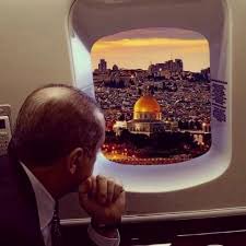 Coskun_Sevinc55's tweet photo. 24 Temmuz 2020'de Fatih Sultan Mehmet Han'ın emaneti #AyasofyaCamii yeniden ibadete açıldı.
Peygamber Efendimizin (sallallahu aleyhi ve sellem) müjdesidir Ayasofya. Zerresine değer vereni baş tacı ederiz. Allah razı olsun sahip çıkanlardan.🤲
Sırada #MescidiAksa var inşallah. https://t.co/obG3egBymm