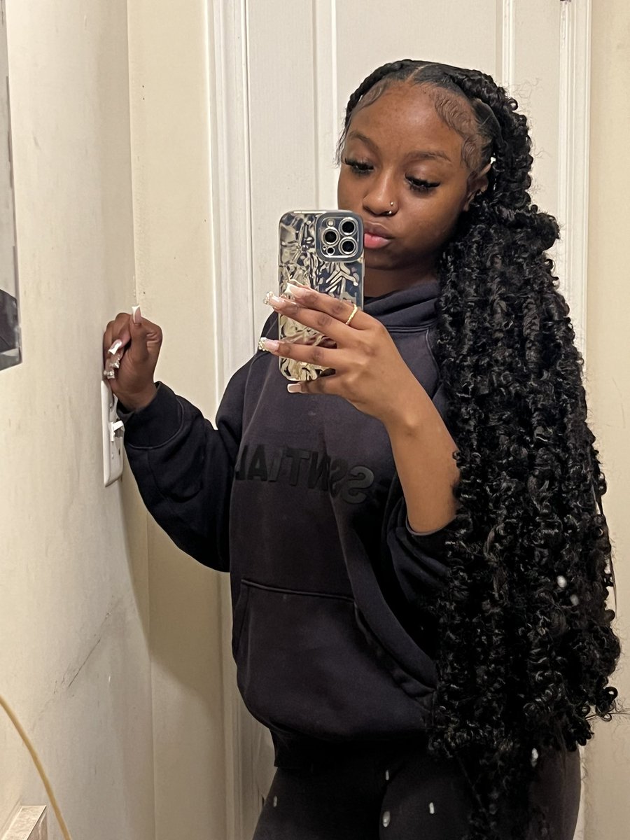 Wockkstar__'s tweet image. little miss sexc